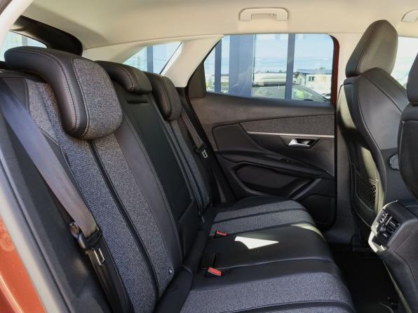 Peugeot 3008 II с пробегом 2018 года, цена 1 649 000 рублей, 154207 км, внедорожник, Автокод Объявления