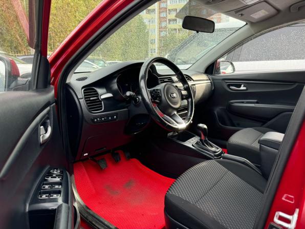 Kia Rio IV с пробегом 2018 года, цена 1 380 000 рублей, 100071 км, хэтчбек, Автокод Объявления