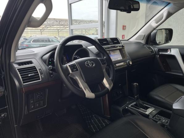 Toyota Land Cruiser Prado 150 Series Рестайлинг 1 с пробегом 2017 года, цена 3 330 000 рублей, 251000 км, внедорожник, Автокод Объявления