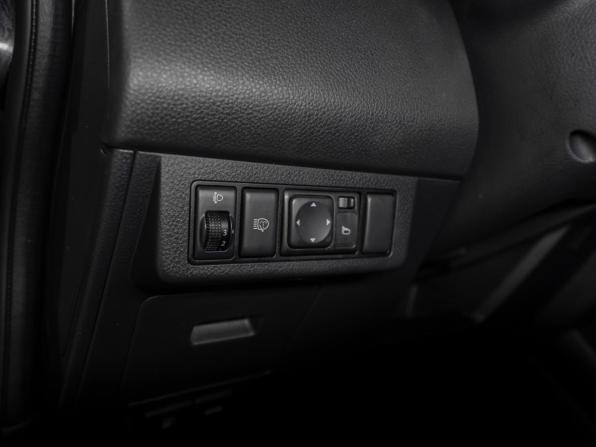 Nissan Tiida I Рестайлинг с пробегом 2010 года, цена 675 000 рублей, 214799 км, седан, Автокод Объявления