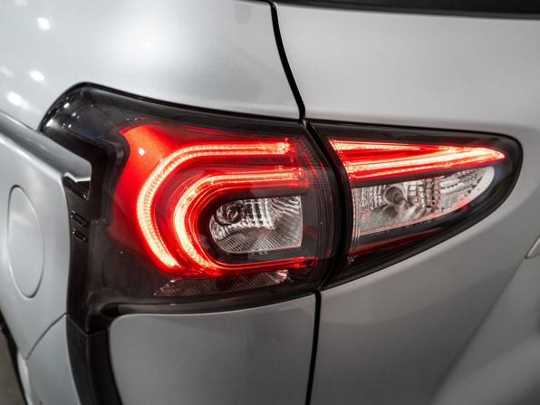 Toyota Sienta II Рестайлинг с пробегом 2018 года, цена 1 349 500 рублей, 128303 км, компактвэн, Автокод Объявления