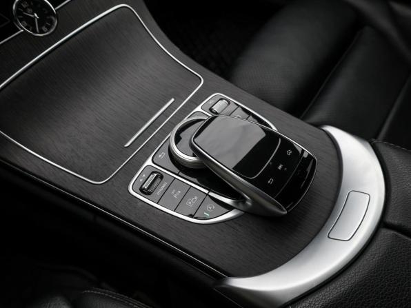 Mercedes-Benz C-Класс IV (W205) Рестайлинг с пробегом 2018 года, цена 2 949 000 рублей, 115689 км, седан, Автокод Объявления