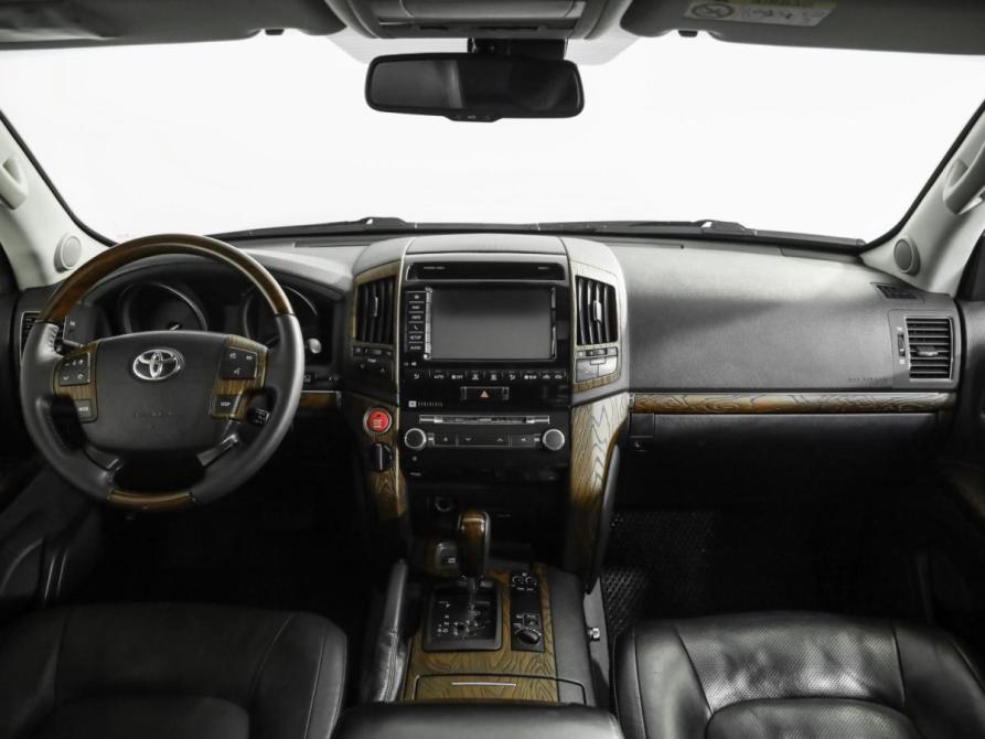 Toyota Land Cruiser 200 Series Рестайлинг 1 Санкт-Петербург  - изображение 12