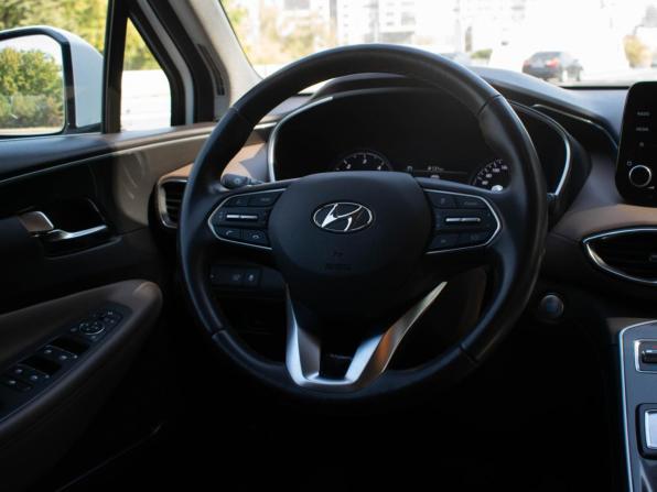Hyundai Santa Fe IV Рестайлинг с пробегом 2021 года, цена 3 050 000 рублей, 79621 км, внедорожник, Автокод Объявления