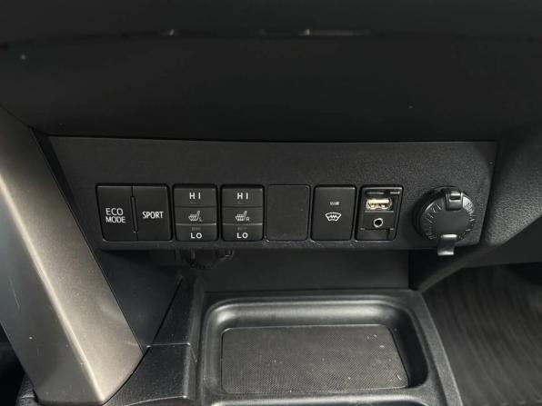 Toyota RAV4 IV (XA40) Рестайлинг с пробегом 2018 года, цена 2 699 000 рублей, 186469 км, внедорожник, Автокод Объявления