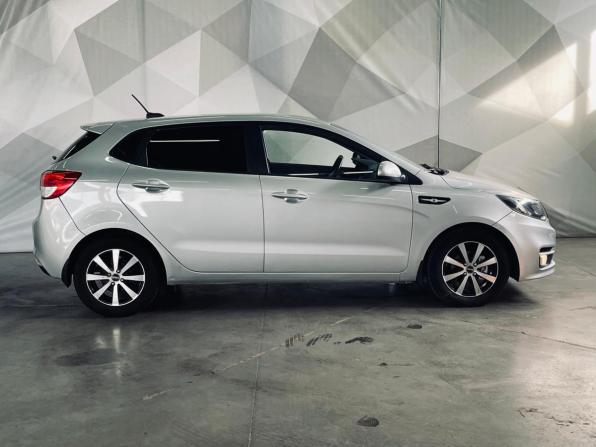Kia Rio III Рестайлинг с пробегом 2017 года, цена 1 030 000 рублей, 95000 км, хэтчбек, Автокод Объявления