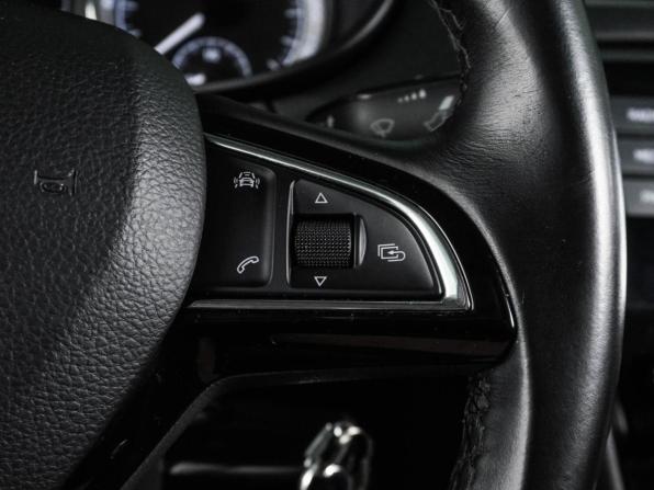 Skoda Octavia III (A7) Рестайлинг с пробегом 2017 года, цена 1 839 000 рублей, 131227 км, лифтбек, Автокод Объявления