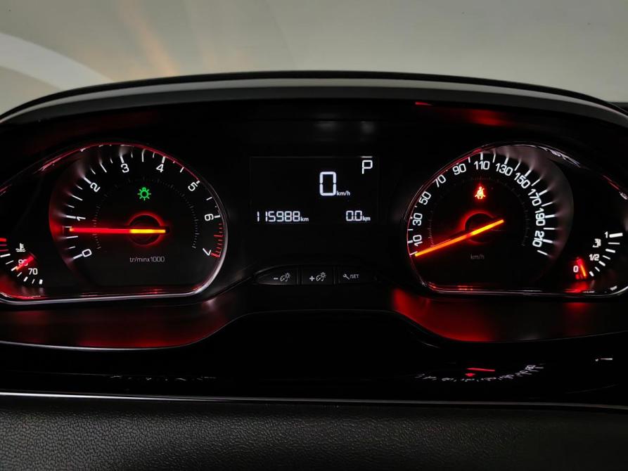 Peugeot 208 I Москва  - изображение 16