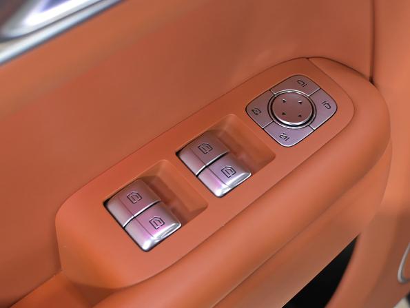 Li Auto (Lixiang) L6 I с пробегом 2024 года, цена 6 258 000 рублей, 27000 км, внедорожник, Автокод Объявления