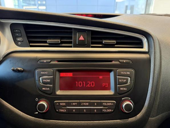 Kia Ceed II Рестайлинг с пробегом 2017 года, цена 1 260 000 рублей, 161768 км, универсал, Автокод Объявления