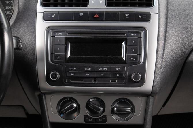 Volkswagen Polo V с пробегом 2013 года, цена 879 000 рублей, 141000 км, седан, Автокод Объявления