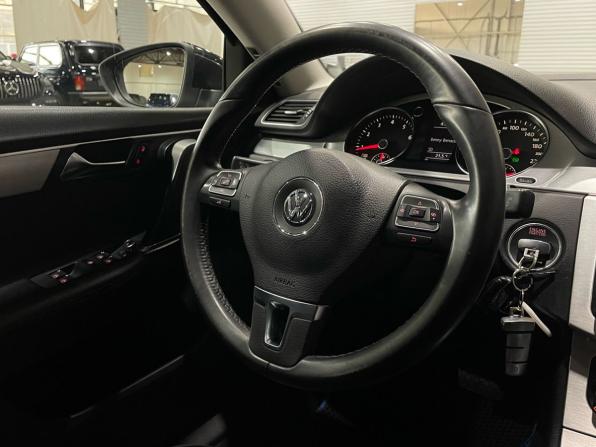 Volkswagen Passat B7 с пробегом 2011 года, цена 855 000 рублей, 242600 км, седан, Автокод Объявления