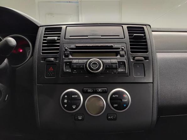 Nissan Tiida I Рестайлинг с пробегом 2011 года, цена 709 000 рублей, 215743 км, седан, Автокод Объявления