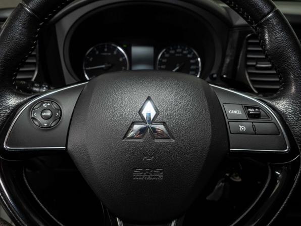 Mitsubishi Outlander III Рестайлинг 3 с пробегом 2019 года, цена 2 266 000 рублей, 129000 км, внедорожник, Автокод Объявления