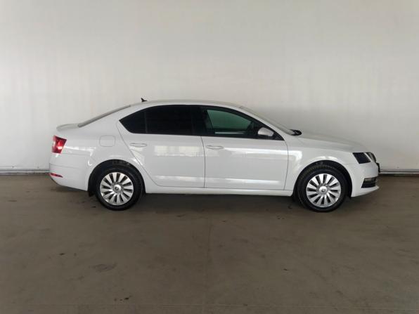 Skoda Octavia III (A7) Рестайлинг с пробегом 2020 года, цена 1 880 000 рублей, 122668 км, лифтбек, Автокод Объявления
