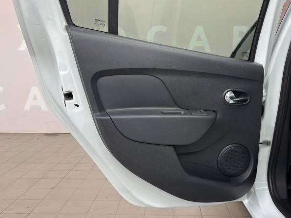 Renault Logan II с пробегом 2016 года, цена 700 000 рублей, 133457 км, седан, Автокод Объявления