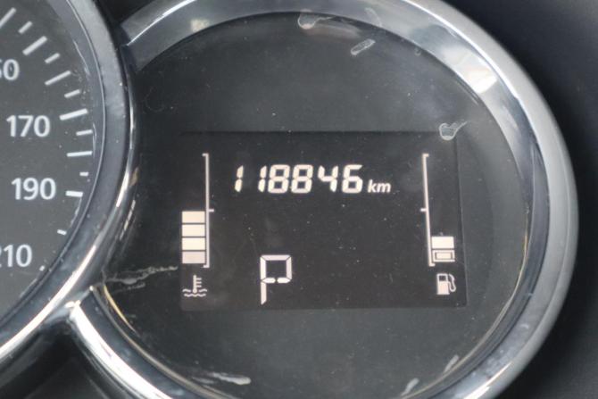 Renault Logan II Рестайлинг с пробегом 2019 года, цена 889 000 рублей, 117000 км, седан, Автокод Объявления