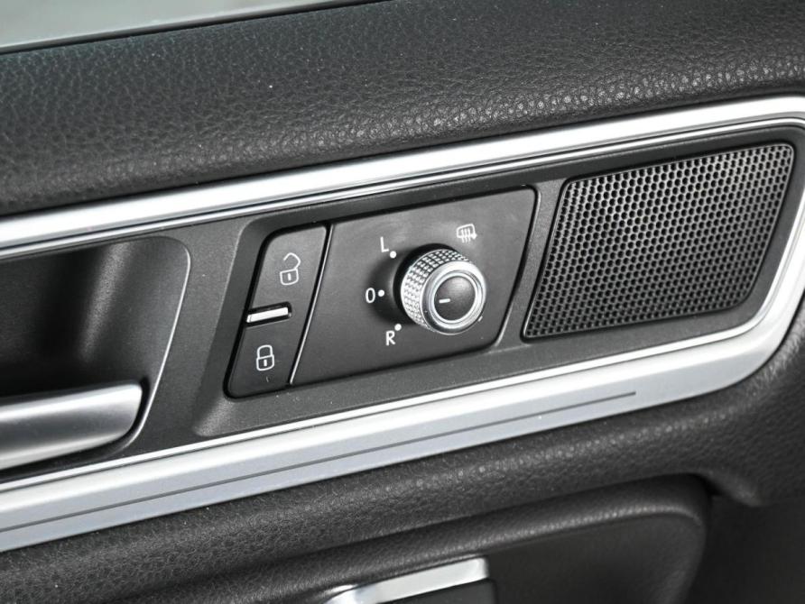 Volkswagen Touareg II Рестайлинг Ростов-на-Дону  - изображение 19