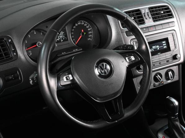 Volkswagen Polo V Рестайлинг с пробегом 2020 года, цена 1 449 040 рублей, 87684 км, седан, Автокод Объявления