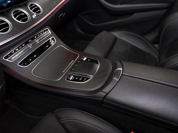 Mercedes-Benz E-Класс V (W213 S213 C238) Рестайлинг с пробегом 2022 года, цена 5 200 000 рублей, 47544 км, седан, Автокод Объявления