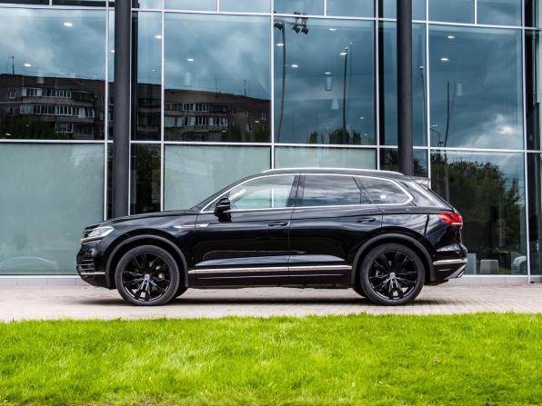 Volkswagen Touareg III с пробегом 2018 года, цена 4 680 000 рублей, 110354 км, внедорожник, Автокод Объявления