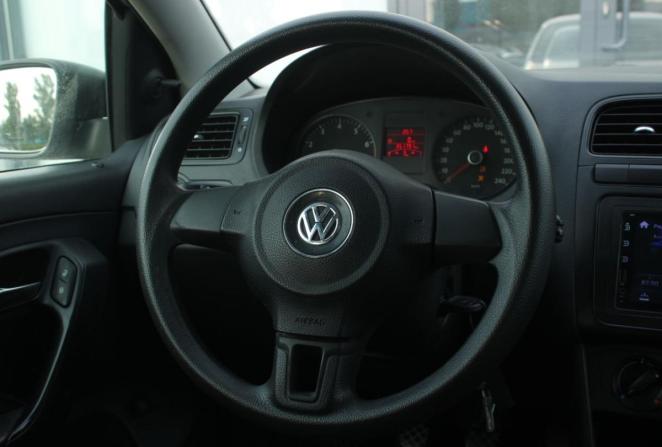 Volkswagen Polo V с пробегом 2011 года, цена 380 000 рублей, 350972 км, седан, Автокод Объявления