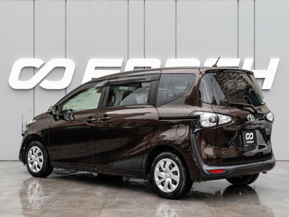 Toyota Sienta II с пробегом 2015 года, цена 1 530 000 рублей, 39763 км, компактвэн, Автокод Объявления
