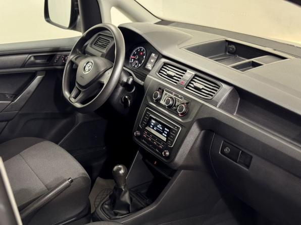 Volkswagen Caddy IV с пробегом 2017 года, цена 1 750 000 рублей, 171002 км, фургон, Автокод Объявления