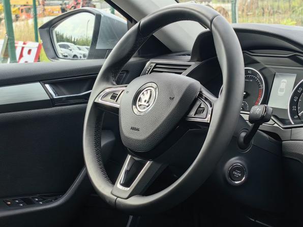 Skoda Superb III с пробегом 2016 года, цена 1 619 000 рублей, 180051 км, лифтбек, Автокод Объявления