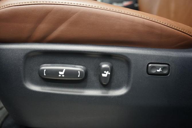 Toyota Land Cruiser 200 Series Рестайлинг 2 с пробегом 2015 года, цена 5 350 000 рублей, 229000 км, внедорожник, Автокод Объявления
