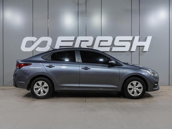 Hyundai Solaris II с пробегом 2017 года, цена 1 009 000 рублей, 88523 км, седан, Автокод Объявления