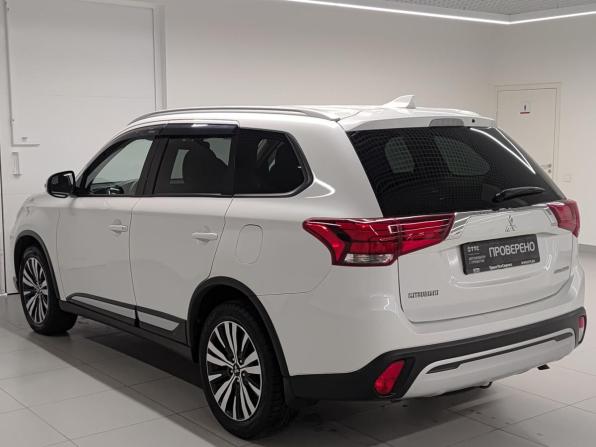 Mitsubishi Outlander III Рестайлинг 3 с пробегом 2019 года, цена 1 847 000 рублей, 229659 км, внедорожник, Автокод Объявления