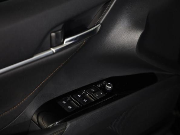 Toyota Camry VIII (XV70) с пробегом 2019 года, цена 2 549 000 рублей, 63690 км, седан, Автокод Объявления