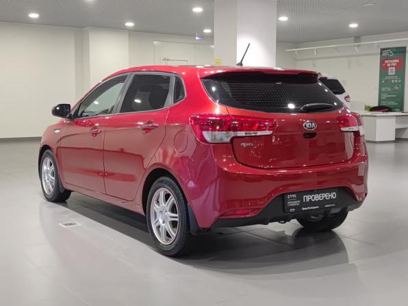 Kia Rio III Рестайлинг с пробегом 2015 года, цена 977 000 рублей, 94392 км, хэтчбек, Автокод Объявления