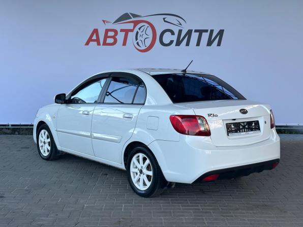 Kia Rio II Рестайлинг с пробегом 2010 года, цена 540 000 рублей, 180000 км, седан, Автокод Объявления