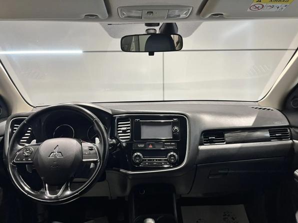 Mitsubishi Outlander III Рестайлинг 2 с пробегом 2015 года, цена 1 799 000 рублей, 186000 км, внедорожник, Автокод Объявления