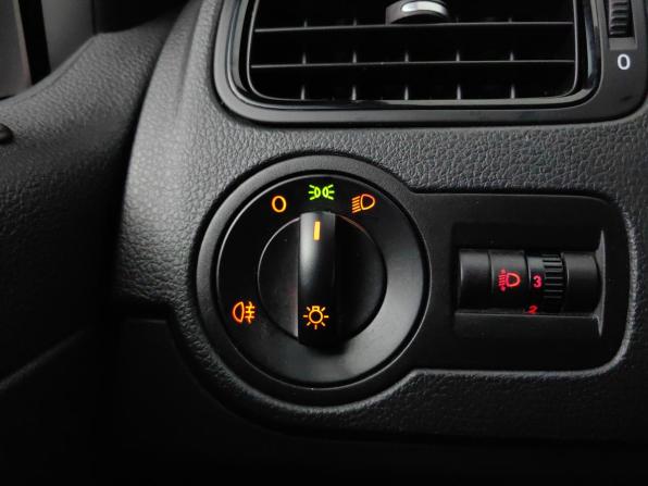 Volkswagen Polo V Рестайлинг с пробегом 2017 года, цена 1 149 000 рублей, 104988 км, седан, Автокод Объявления