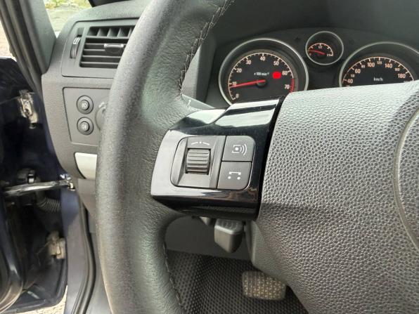 Opel Zafira B Рестайлинг с пробегом 2010 года, цена 595 000 рублей, 220050 км, компактвэн, Автокод Объявления