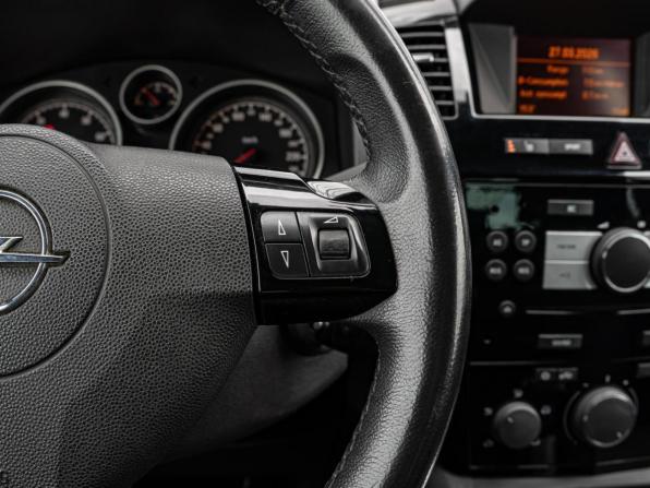 Opel Zafira B Рестайлинг с пробегом 2011 года, цена 635 000 рублей, 229811 км, компактвэн, Автокод Объявления