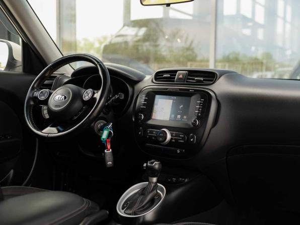 Kia Soul II Рестайлинг с пробегом 2017 года, цена 1 450 000 рублей, 55517 км, хэтчбек, Автокод Объявления
