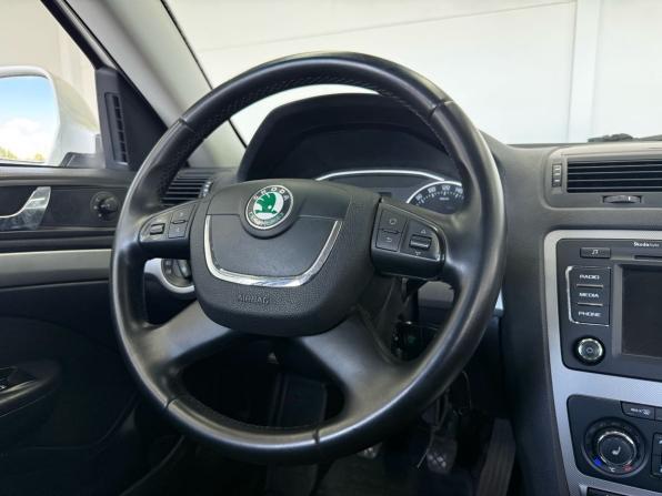 Skoda Octavia II (A5) Рестайлинг с пробегом 2012 года, цена 1 100 000 рублей, 165000 км, универсал, Автокод Объявления