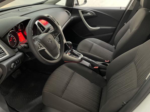Opel Astra J с пробегом 2011 года, цена 800 000 рублей, 150587 км, хэтчбек, Автокод Объявления