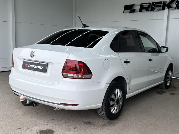 Volkswagen Polo V Рестайлинг с пробегом 2018 года, цена 899 000 рублей, 134786 км, седан, Автокод Объявления