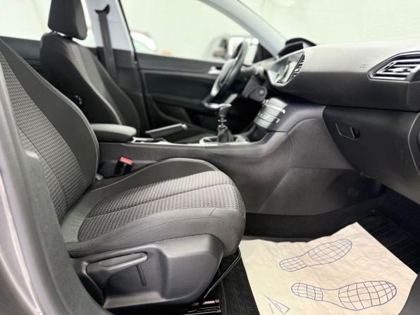 Peugeot 308 II Рестайлинг с пробегом 2020 года, цена 1 245 000 рублей, 97100 км, универсал, Автокод Объявления