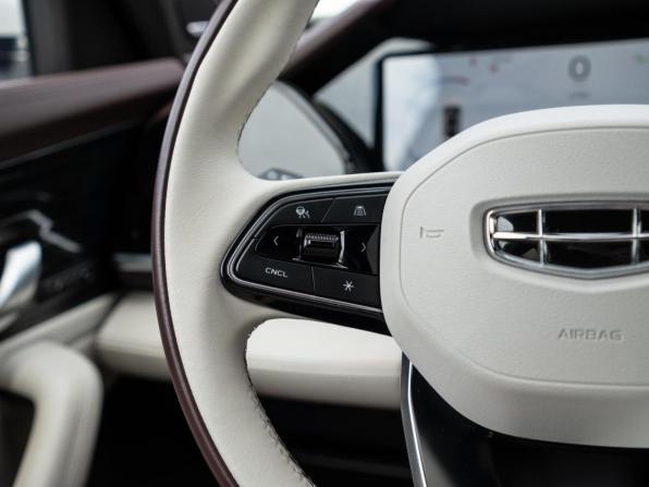 Geely Monjaro I с пробегом 2024 года, цена 3 499 000 рублей, 67754 км, внедорожник, Автокод Объявления