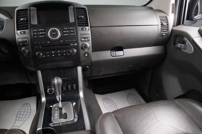 Nissan Pathfinder III Рестайлинг с пробегом 2011 года, цена 1 739 000 рублей, 111000 км, внедорожник, Автокод Объявления