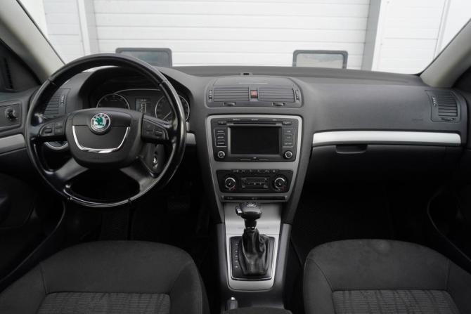 Skoda Octavia II (A5) Рестайлинг с пробегом 2013 года, цена 799 000 рублей, 188000 км, лифтбек, Автокод Объявления