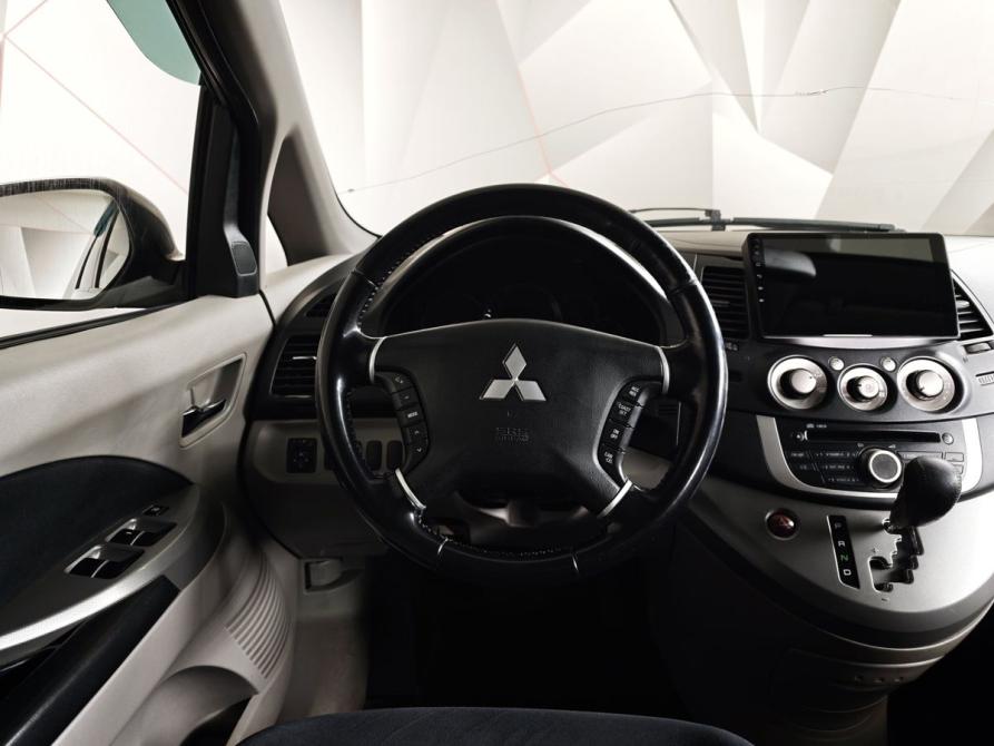 Mitsubishi Grandis I Москва  - изображение 15