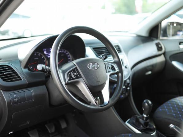 Hyundai Solaris I Рестайлинг с пробегом 2015 года, цена 899 000 рублей, 182842 км, седан, Автокод Объявления