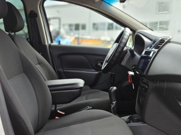 Renault Logan II с пробегом 2017 года, цена 638 889 рублей, 137500 км, седан, Автокод Объявления